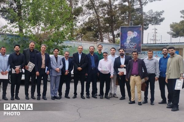 بزرگداشت هفته معلم و تقدیر از خدمات ارزنده مشاوران در بهارستان‌دو