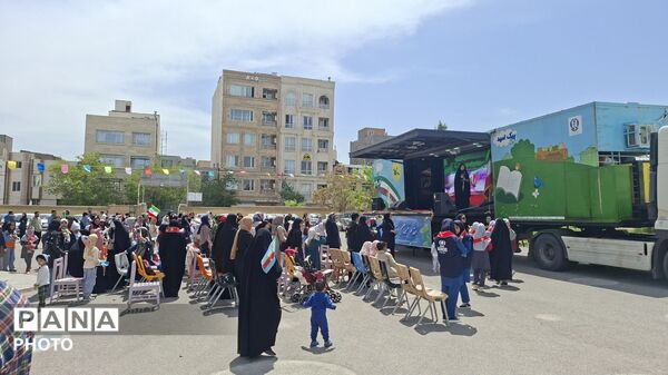 هم صدا با دختران شهید مینابی در روز دختر
