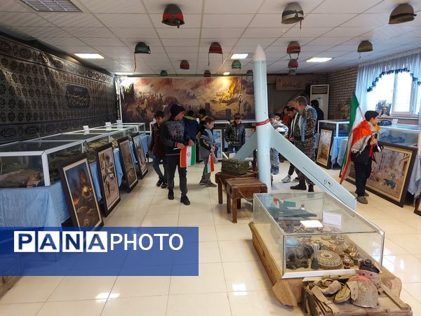 پسران حاج قاسم سلیمانی در گلزار شهدا ملارد یاد او و شهدا را گرامی داشتند