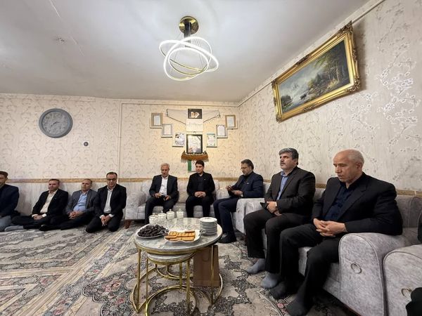 دیدار استاندار کردستان با خانواده شهدای حملات تروریستی رژیم صهیونیستی و بازدید از طرح‌های توسعه‌ای قروه