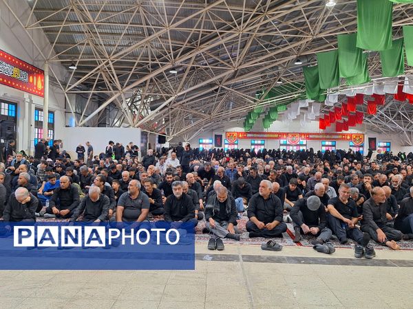 پیاده‌روی جاماندگان اربعین در گلستان شهدای اصفهان