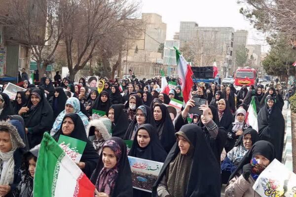 فرزندان ایران از مدارس شهریار تا راهپیمایی