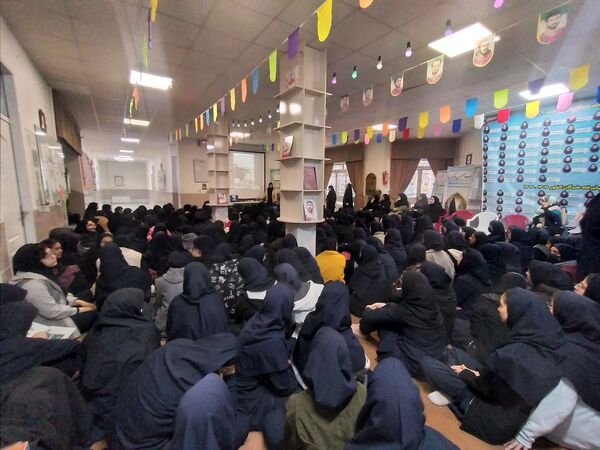 آیین بزرگداشت میلاد حضرت فاطمه (س) در دبیرستان شاهد ارض اقدس