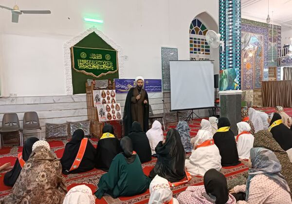 لحظاتی شاد از اعتکاف دانش‌آموزی با حضور نویسندگان و فرهیختگان یزد 