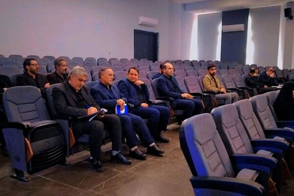 گرامیداشت ایام فاطمیه با اجرای نمایش آفلین در اداره آموزش و پرورش اسلامشهر