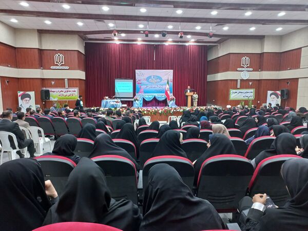 آیین تجلیل از فرهنگیان در شهرستان تفرش 