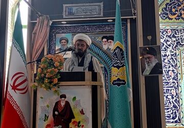 نمازی با لذت پیروزی در شهر سفیددشت اقامه شد 