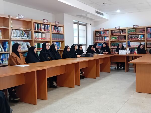 قرائت وصیت‌نامه امام خمینی(ره) در کتابخانه شهید بهشتی