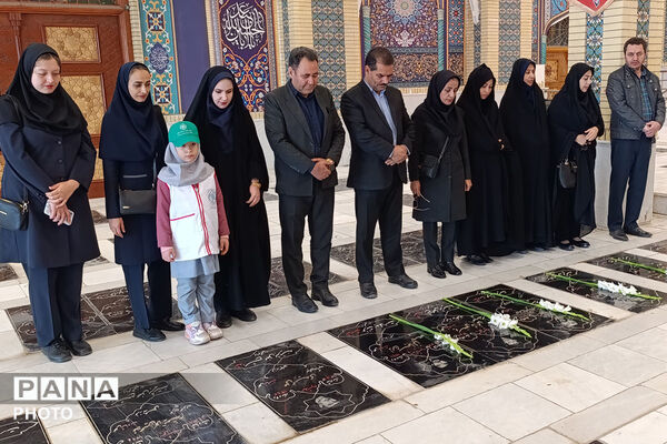 ادای احترام به شهدا و تجلیل از مربیان بهداشت در خراسان شمالی