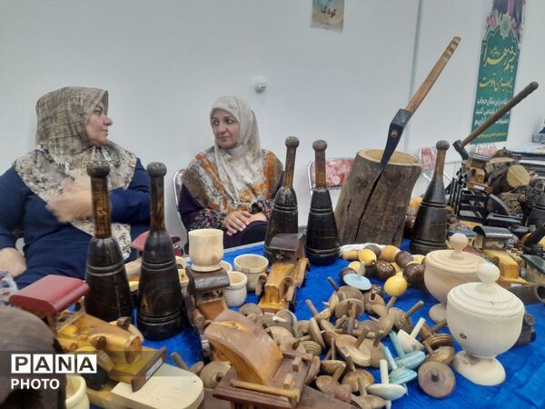 رونق تولید در فرهنگسرای سیمرغ با برپایی بازارچه صنایع دستی