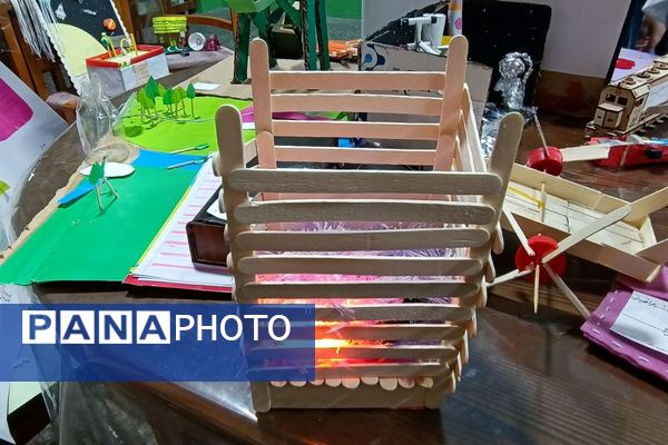 هفته پژوهش فرصتی برای شکوفایی استعدادهای علمی دانش‌آموزان مدرسه شهید باهنر