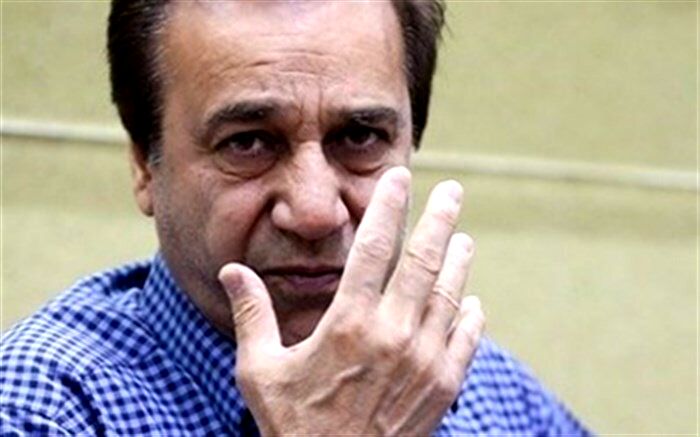 محمد گلریز: مافیای موسیقی دهن منتقدان را با پول می‌بندد