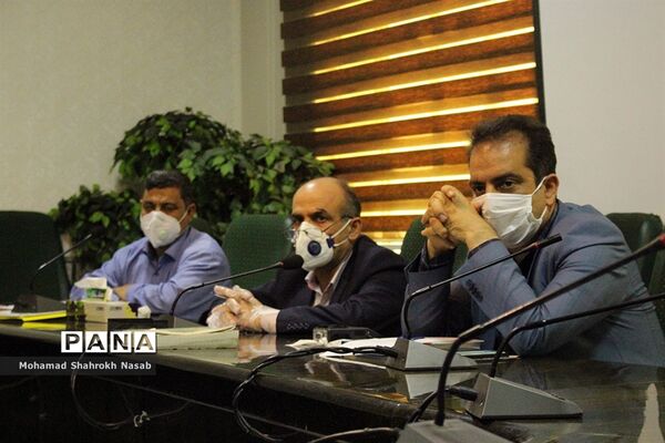 نشست کارگروه ستادطرح ساماندهی و نظارت بر تهیه و توزیع لباس فرم دانش آموزان
