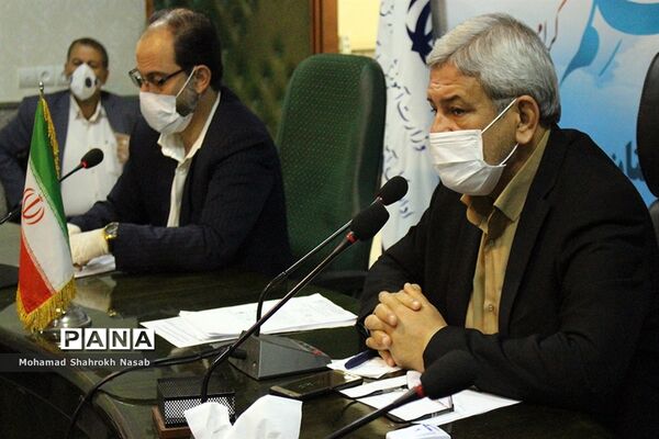 نشست کارگروه ستادطرح ساماندهی و نظارت بر تهیه و توزیع لباس فرم دانش آموزان