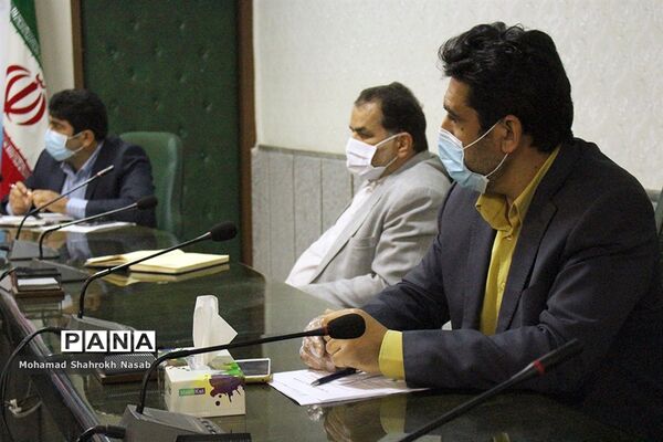 نشست کارگروه ستادطرح ساماندهی و نظارت بر تهیه و توزیع لباس فرم دانش آموزان