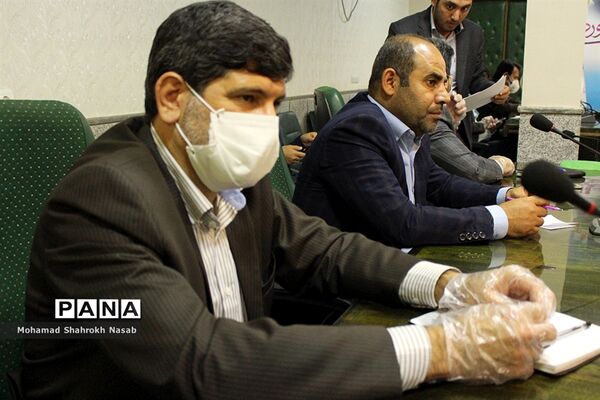 نشست کارگروه ستادطرح ساماندهی و نظارت بر تهیه و توزیع لباس فرم دانش آموزان