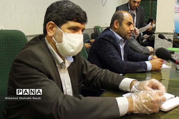 نشست کارگروه ستادطرح ساماندهی و نظارت بر تهیه و توزیع لباس فرم دانش آموزان