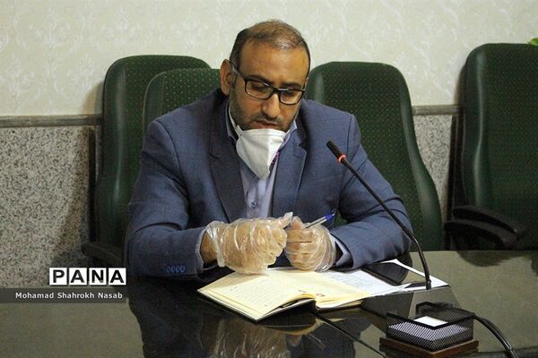 نشست کارگروه ستادطرح ساماندهی و نظارت بر تهیه و توزیع لباس فرم دانش آموزان