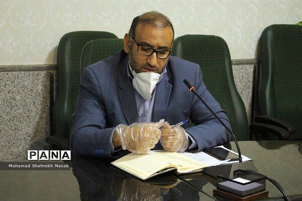 نشست کارگروه ستادطرح ساماندهی و نظارت بر تهیه و توزیع لباس فرم دانش آموزان