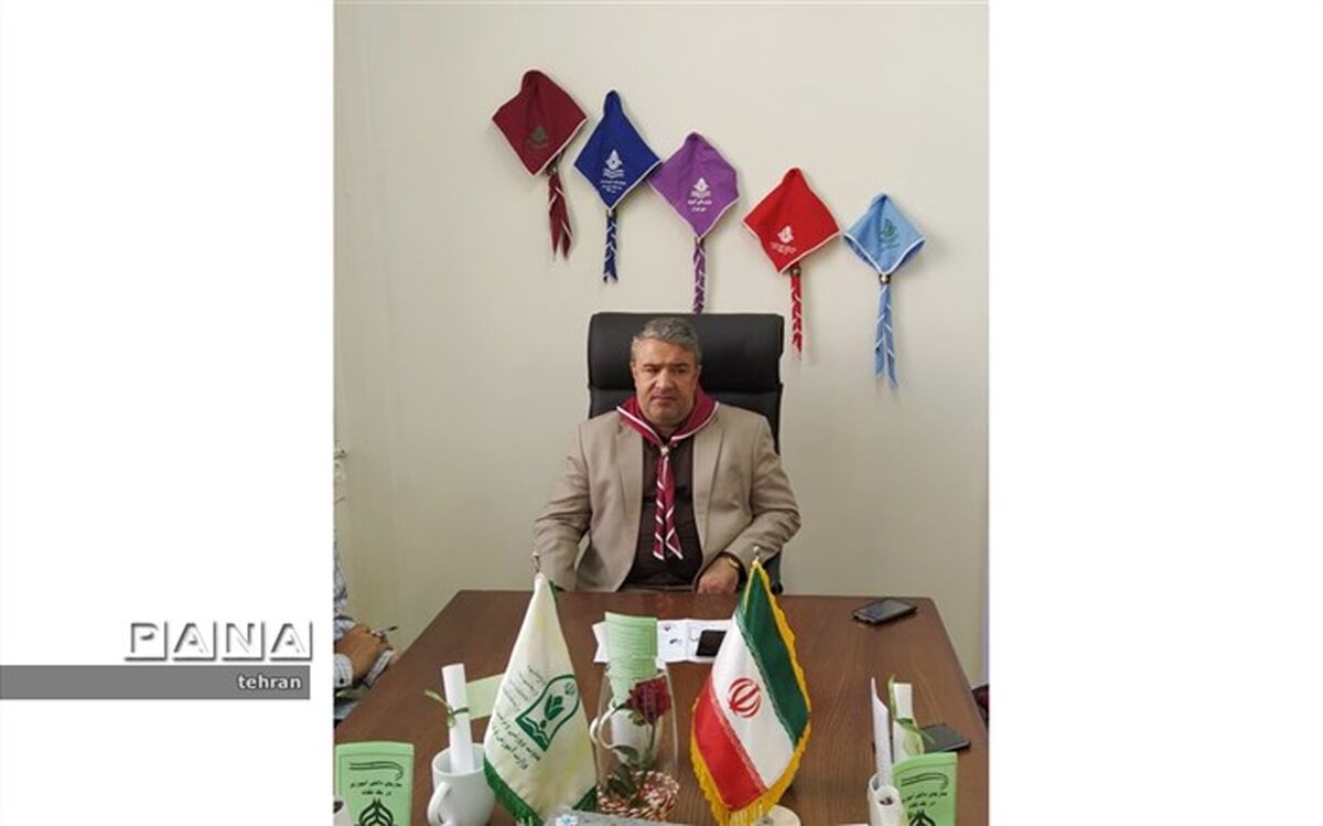 مهدی نیکبخت با حضور در شورای تربیتی؛ سالروز تاسیس سازمان دانش آموزی را تبریک گفت