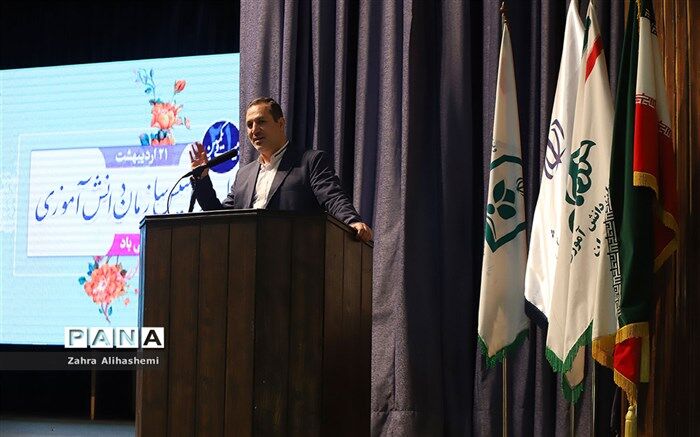 بحری زاده: گام دوم انقلاب، سرلوحه فعالیت سازمان دانش آموزی است