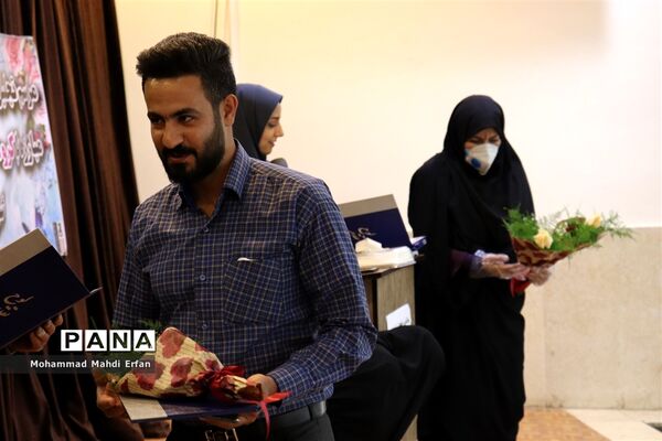 تقدیر از مدافعان سلامت در آباده