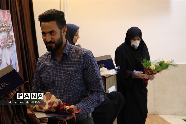 تقدیر از مدافعان سلامت در آباده