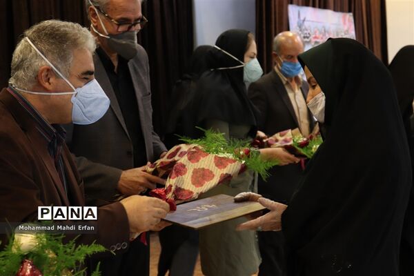 تقدیر از مدافعان سلامت در آباده