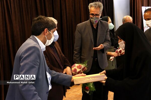تقدیر از مدافعان سلامت در آباده