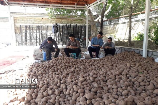 رزمایش همدلی فرهنگیان، اولیا و خیرین ناحیه یک مشهد