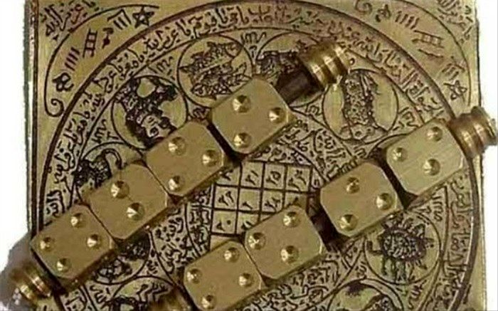 رمال کلاهبردار در نکا دستگیر شد 