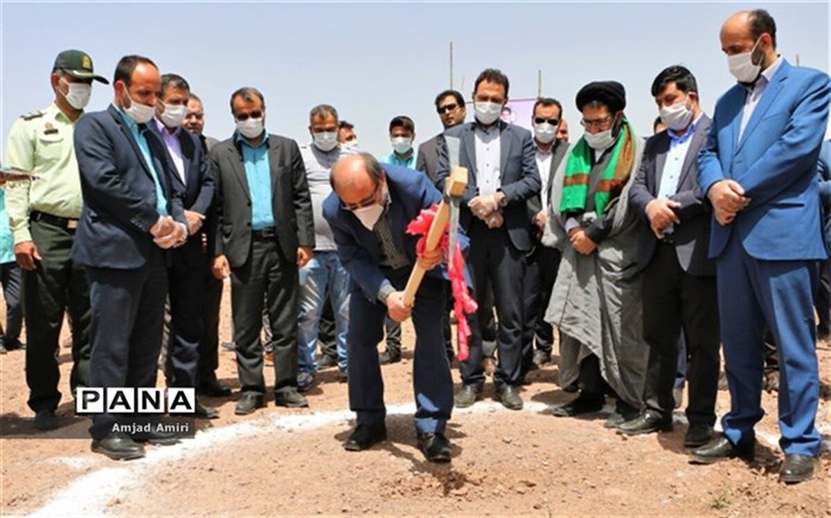 هنرستان فنی قیامدشت کلنگ زنی شد