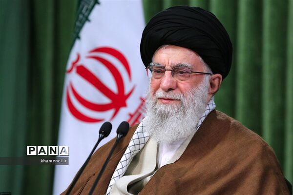 ارتباط تصویری مقام معظم رهبری با نمایندگان تشکل‌های دانشجویی