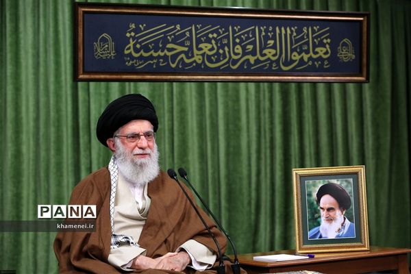 ارتباط تصویری مقام معظم رهبری با نمایندگان تشکل‌های دانشجویی