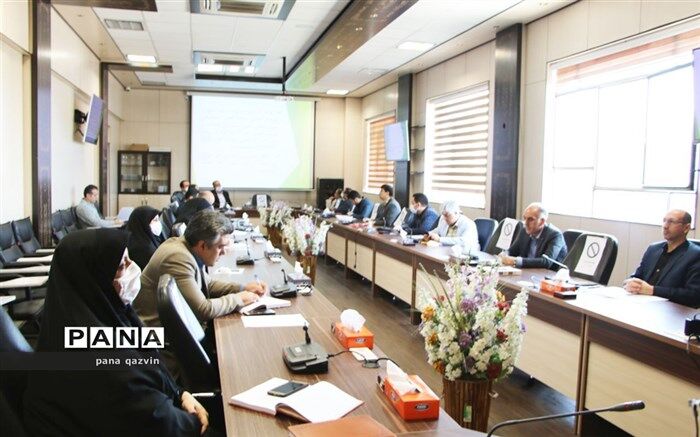 شروع فعالیت ستاد استانی ثبت نام دانش آموزان در سال تحصیلی ۱۴۰۰-۱۳۹۹