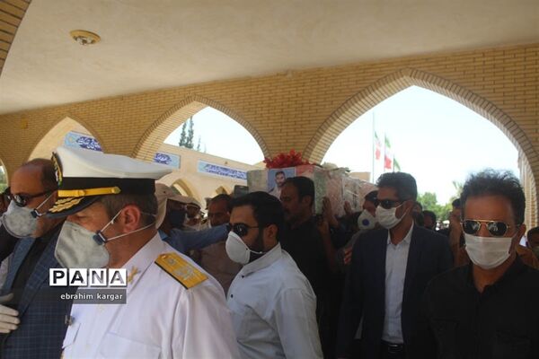 تشییع ناوبان یکم شهید اسماعیل پور خسرو از شهدای ناو کُنارک در شهرستان داراب -2