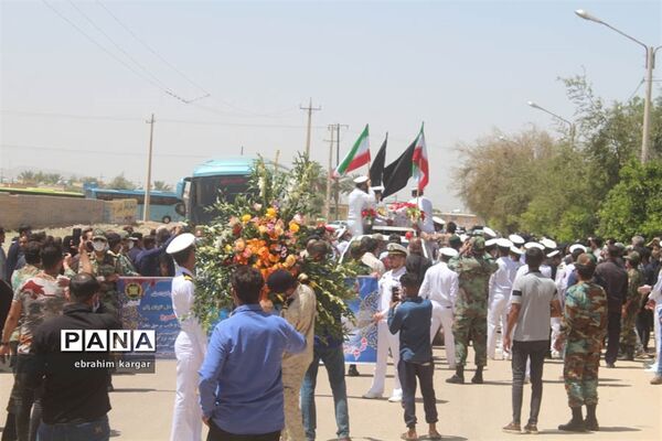 تشییع ناوبان یکم شهید اسماعیل پور خسرو از شهدای ناو کُنارک در شهرستان داراب -2