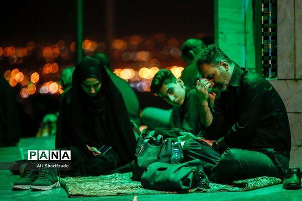 احیای شب بیست و یکم ماه رمضان در مقبره الشهدای چیتگر