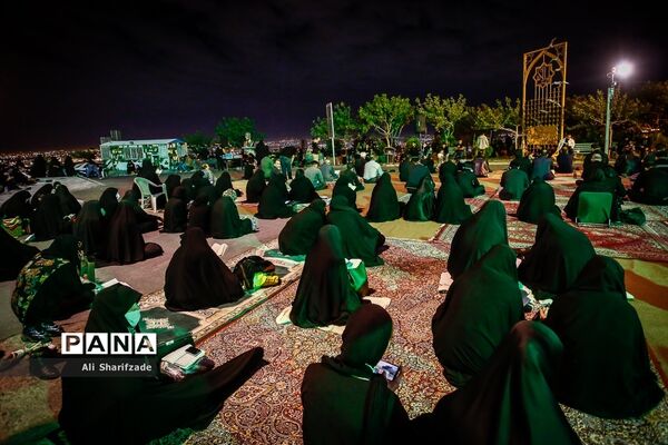 احیای شب بیست و یکم ماه رمضان در مقبره الشهدای چیتگر
