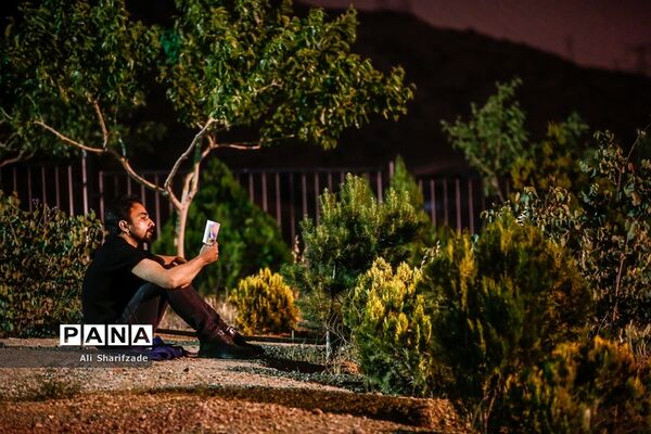 احیای شب بیست و یکم ماه رمضان در مقبره الشهدای چیتگر