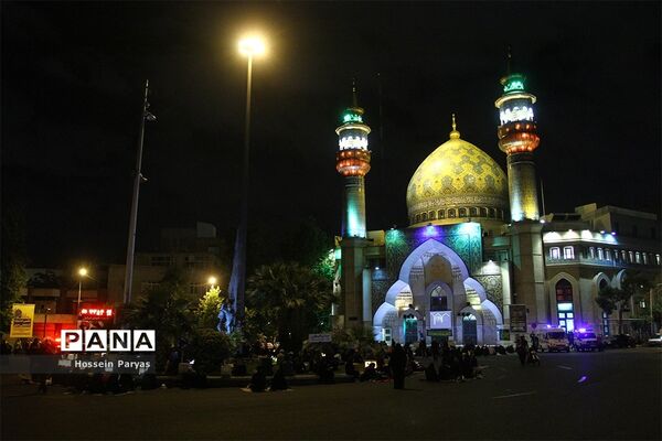احیای شب بیست و یکم ماه رمضان در تهران