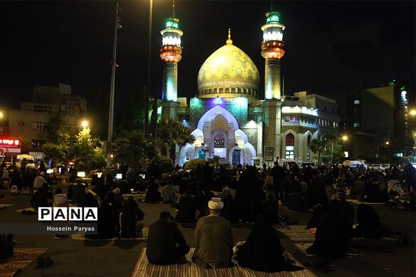 احیای شب بیست و یکم ماه رمضان در تهران