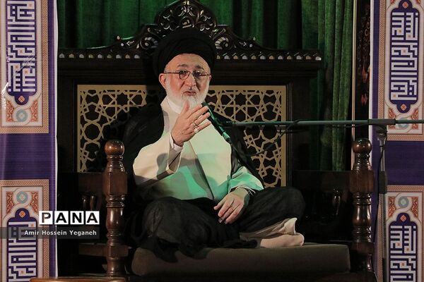 مراسم احیای شب بیست و یکم  ماه رمضان در مصلی بزرگ کیش