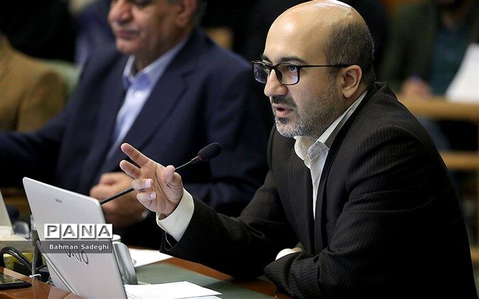 بررسی لایحه بحث برانگیز«بهره بردارى از پیاده روها» در شورای شهر