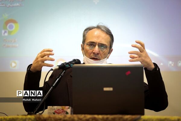 نشست علمی  تخصصی تلفیق برنامه درسی با حضور عضو شورای عالی آموزش و پرورش