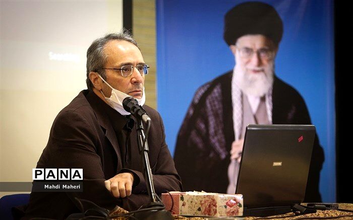 مهرمحمدی: گاهی اوقات مدرسه می‌تواند مروج ارتباطات و تکمیل کننده برنامه درسی قصدشده در اجرا باشد
