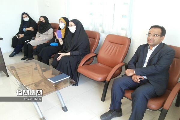 بازدید معاون پرورشی و فرهنگی اداره‌کل آموزش و پرورش استان بوشهر از مرکز مشاوره مهر دانش آموزی شهرستان بوشهر