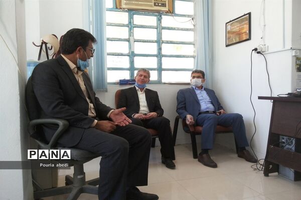 بازدید معاون پرورشی و فرهنگی اداره‌کل آموزش و پرورش استان بوشهر از مرکز مشاوره مهر دانش آموزی شهرستان بوشهر