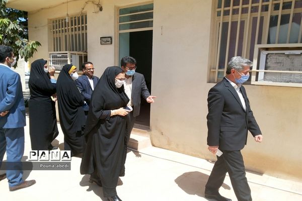 بازدید معاون پرورشی و فرهنگی اداره‌کل آموزش و پرورش استان بوشهر از مرکز مشاوره مهر دانش آموزی شهرستان بوشهر