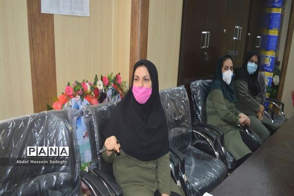 جلسه شورای دبیران دبیرستان شهیده سهام خیام  بوشهر